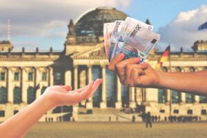 ポケモンカードの売却にかかる税金はどう計算するの？