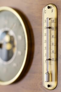 カードの保管に適した湿度と温度はどれくらいですか？